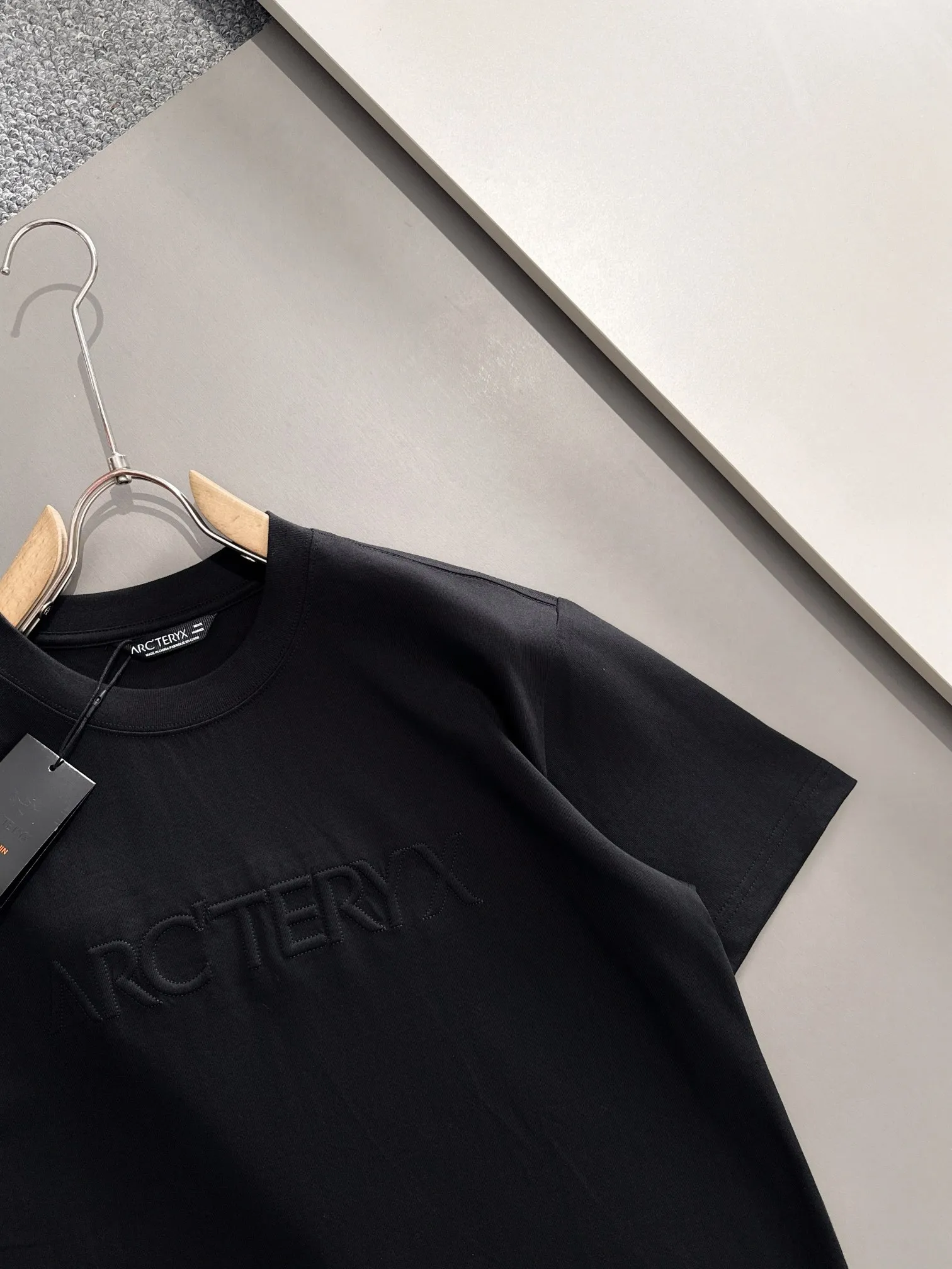 ARC TERYX 2025New Arrival logo Same Style t 100％ 32 ：Black Size：XS S M L